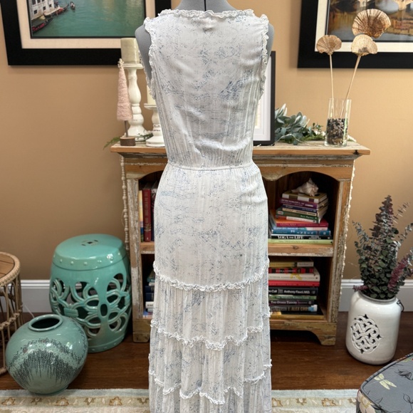 BB Dakota by Steve Madden Crystal Clear Print Tiered Midi Dress - Picture 6 of 8